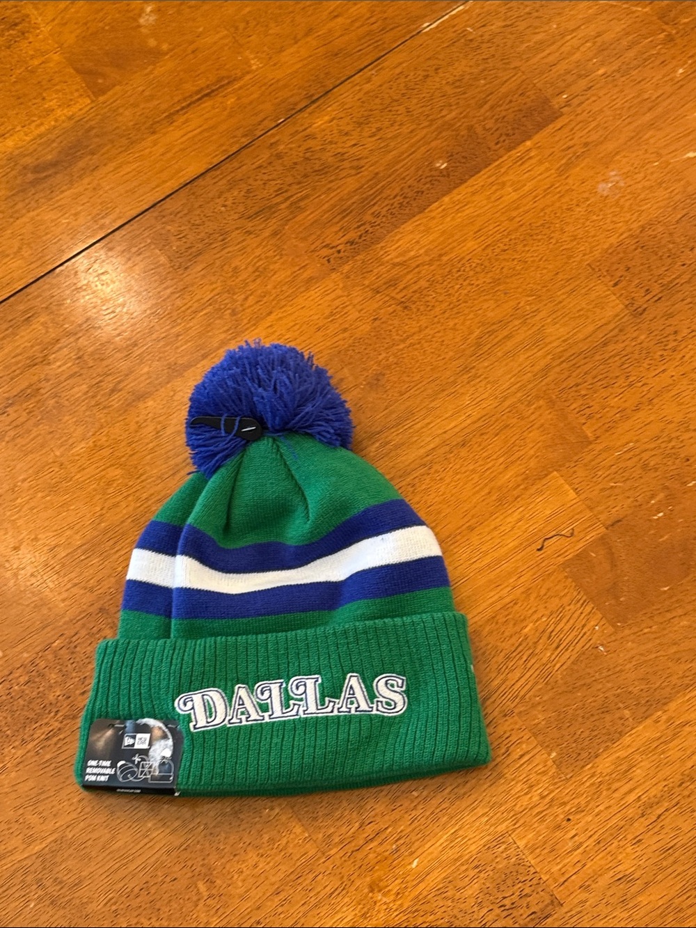 New Era Dallas Pom Beanie Hat - Green, Blue & White